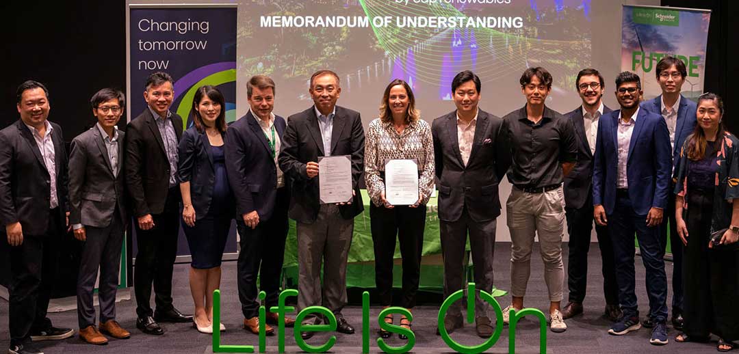 Photo featuring Schneider Electric’s Cluster President for Singapore, Malaysia, and Brunei, Mr Yoon Young Kim (6th from left) and next to him is EDPR Sunseap’s Executive Vice President for Client Solutions & Asset Operations (APAC) Ms Filipa Ricciardi